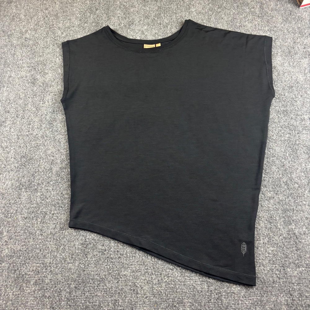 INDYGENA Women’s Black Athletic Short Sleeve a- symmetrical hem size: XS